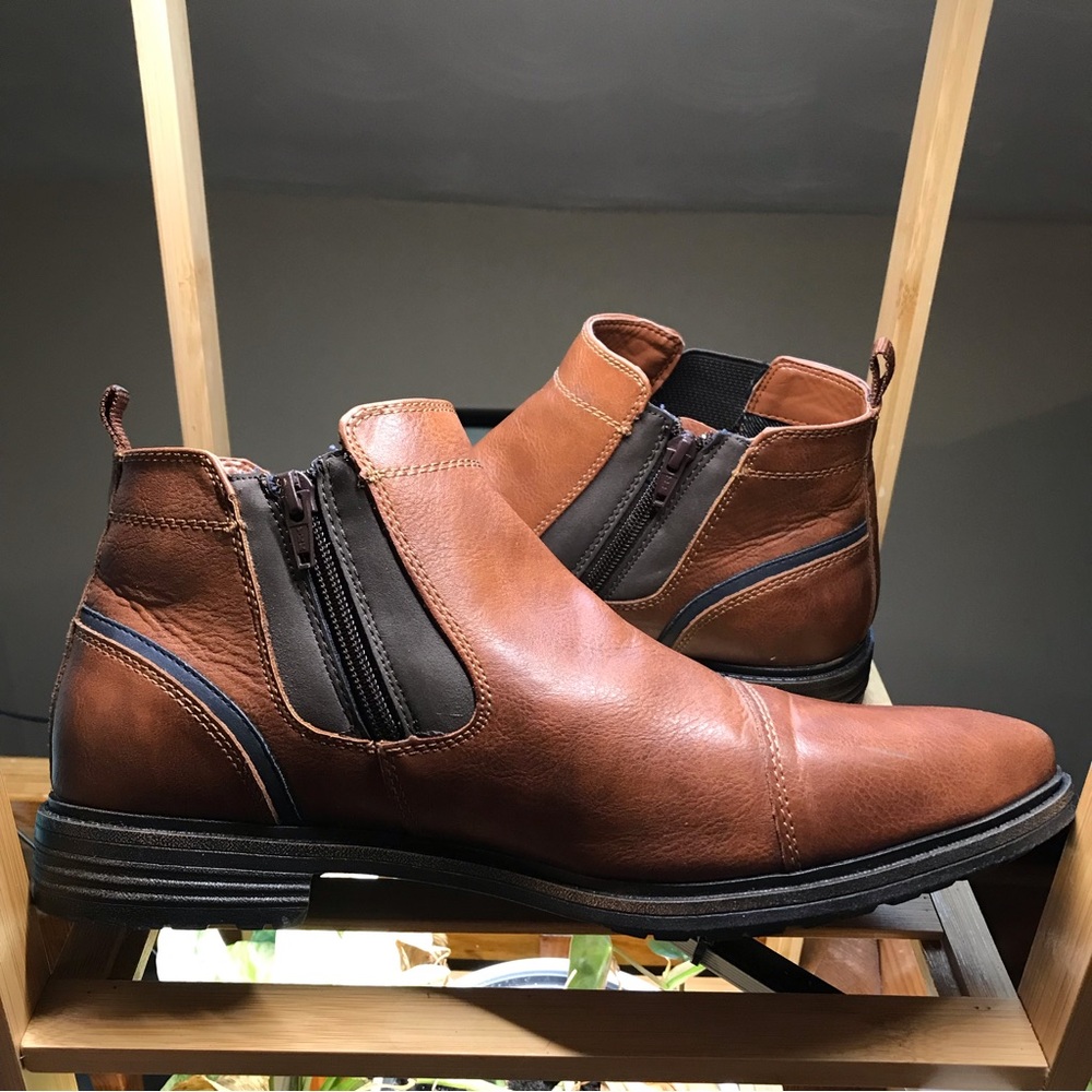 Brown Zippered Chelsea Boots